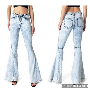 Saints & Hearts Womens Juniors Medium High Rise 90s Light Denim Wash Flare Jeans